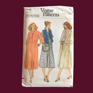 Vogue 7119 Sewing Pattern, Misses Loose Fit Pullover Dress w/ Round Neckline